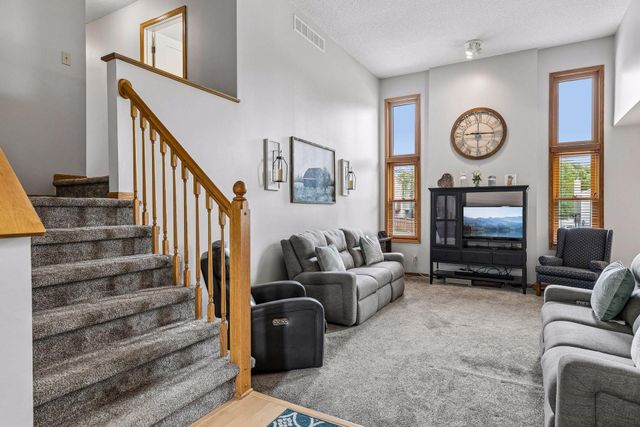 1649 Regatta Drive, Woodbury, MN 55125