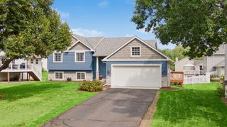 1649 Regatta Drive, Woodbury, MN 55125