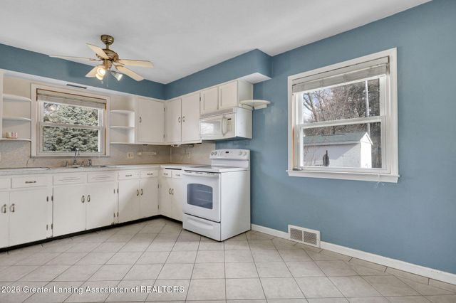 1319 Pico Avenue, Lansing, MI 48910