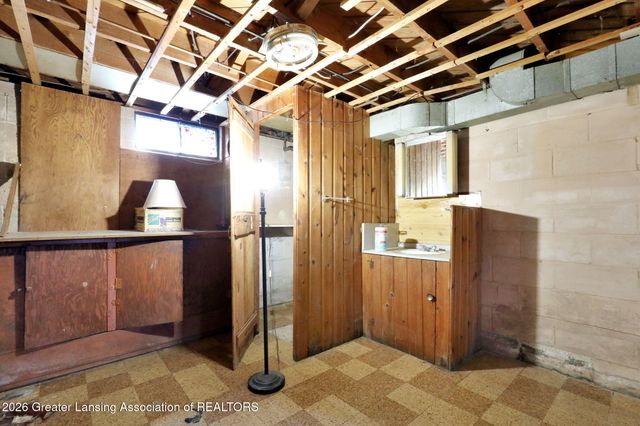 1319 Pico Avenue, Lansing, MI 48910