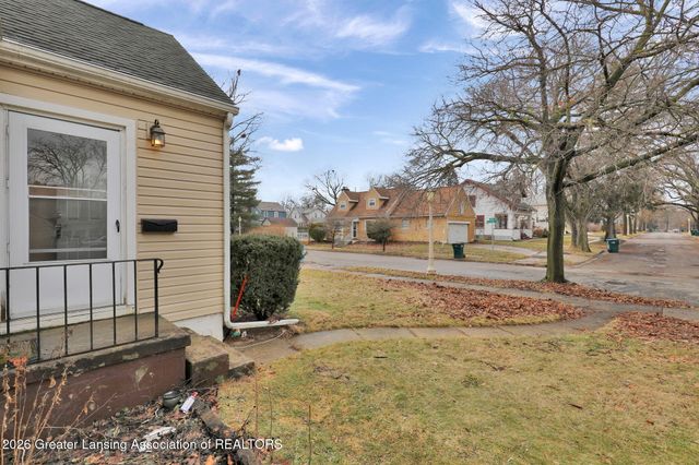 1319 Pico Avenue, Lansing, MI 48910