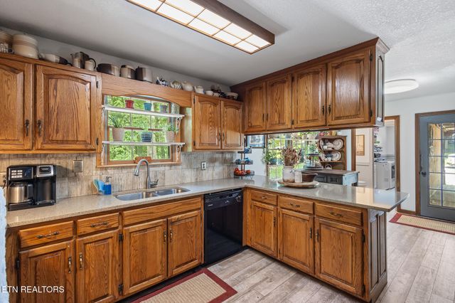 838 County Road 105, Athens, TN 37303