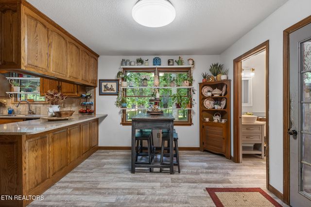838 County Road 105, Athens, TN 37303