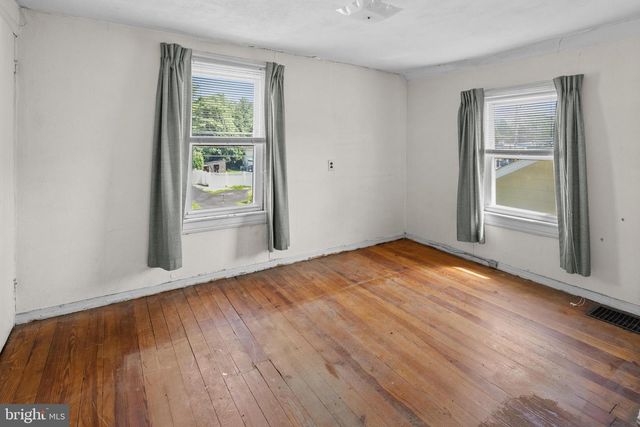371 E HOLLY AVE, Pitman, NJ 08071