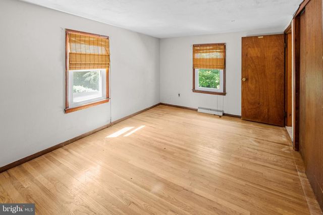 371 E HOLLY AVE, Pitman, NJ 08071