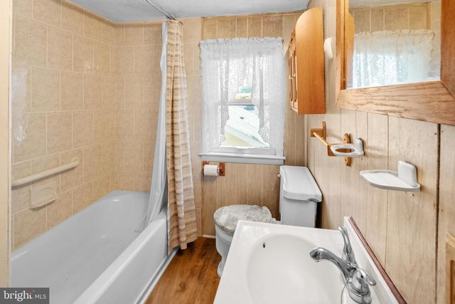 371 E HOLLY AVE, Pitman, NJ 08071