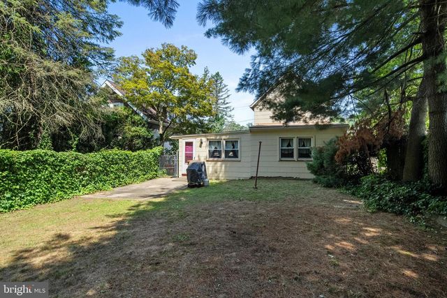 371 E HOLLY AVE, Pitman, NJ 08071
