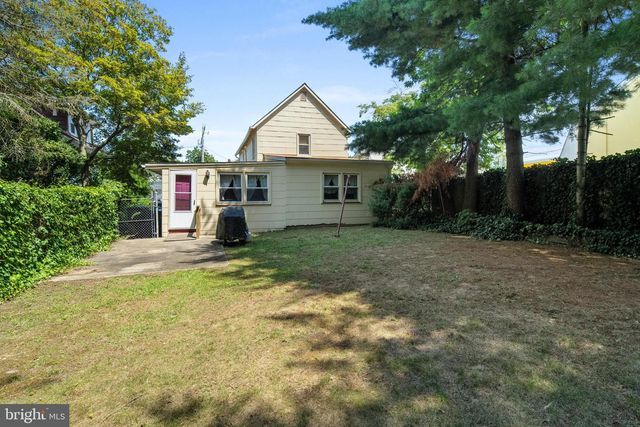 371 E HOLLY AVE, Pitman, NJ 08071
