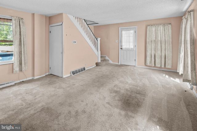 371 E HOLLY AVE, Pitman, NJ 08071