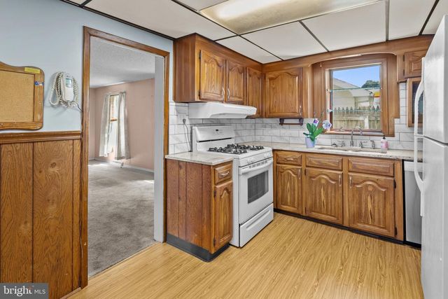 371 E HOLLY AVE, Pitman, NJ 08071