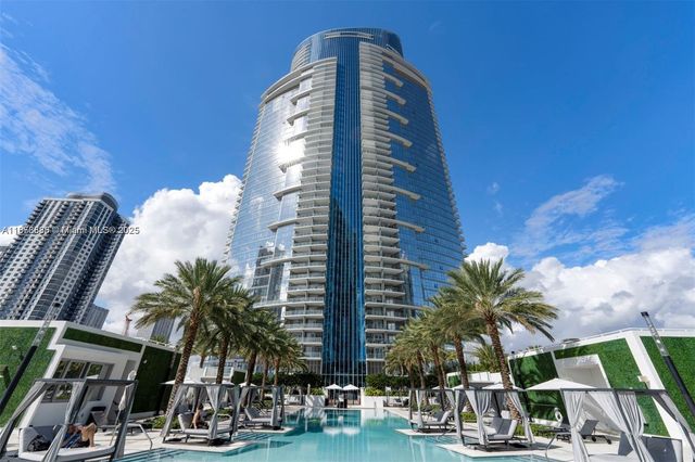 851 NE 1st Ave 1411, Miami, FL 33132
