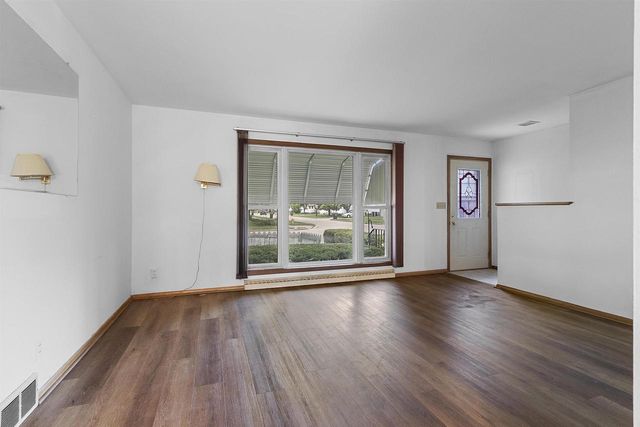 896 W 18TH AVENUE, Oshkosh, WI 54902