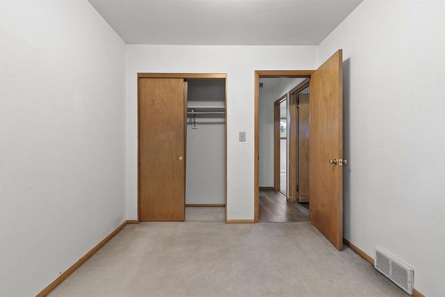 896 W 18TH AVENUE, Oshkosh, WI 54902