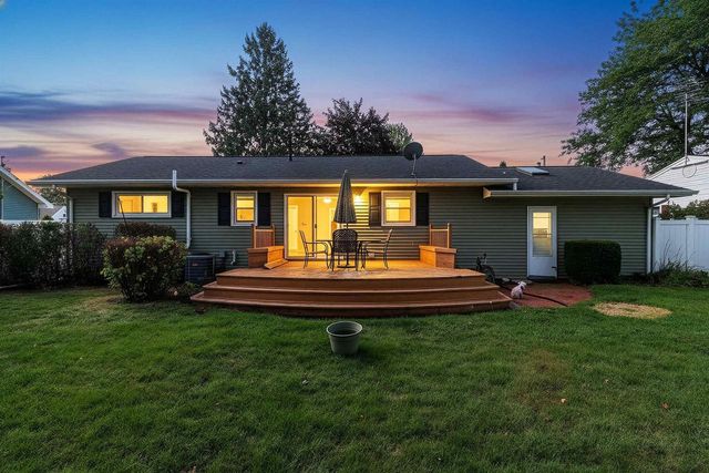 896 W 18TH AVENUE, Oshkosh, WI 54902