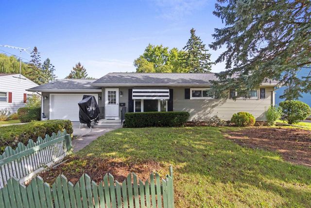 896 W 18TH AVENUE, Oshkosh, WI 54902