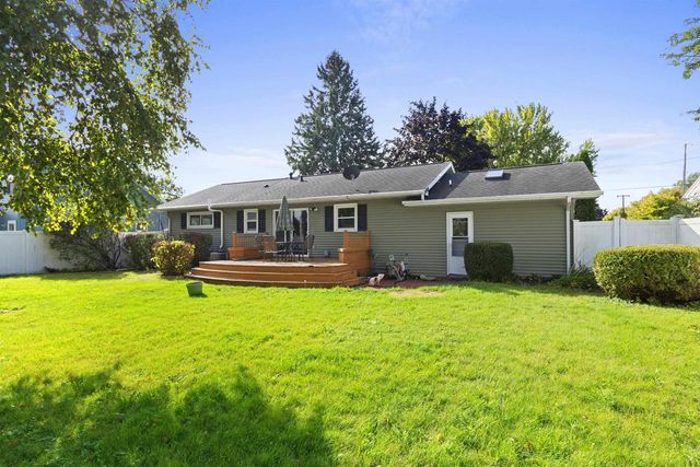896 W 18TH AVENUE, Oshkosh, WI 54902