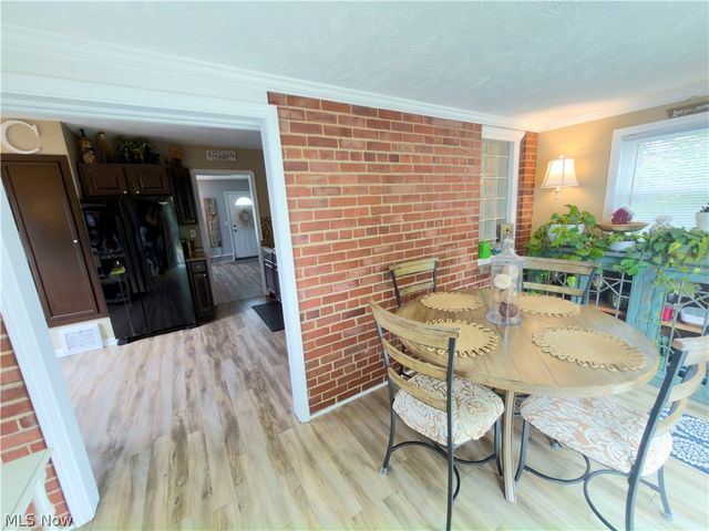220 E 327th Street, Willowick, OH 44095