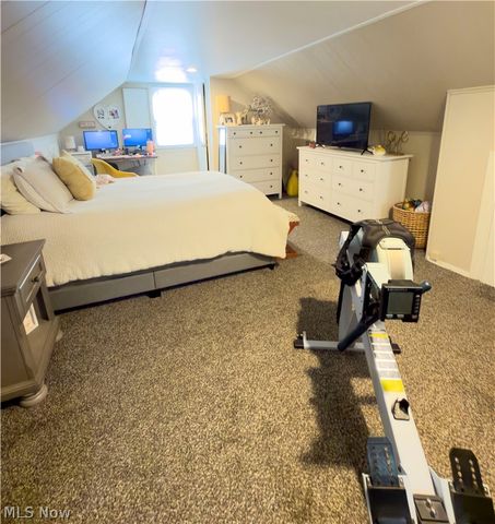 220 E 327th Street, Willowick, OH 44095