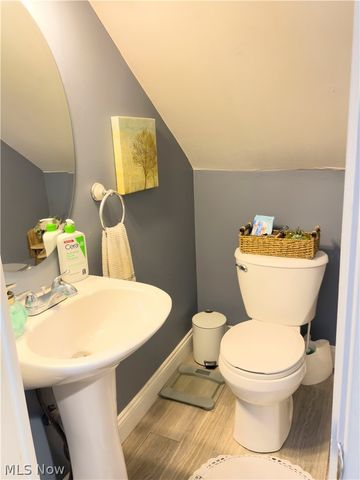 220 E 327th Street, Willowick, OH 44095