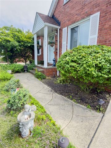 220 E 327th Street, Willowick, OH 44095