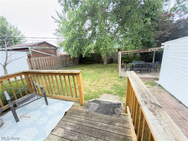 220 E 327th Street, Willowick, OH 44095