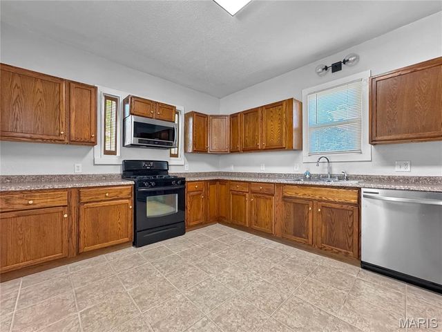 118 W Center Street, Troy, IL 62294