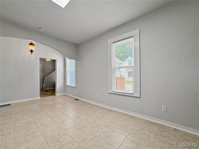 118 W Center Street, Troy, IL 62294