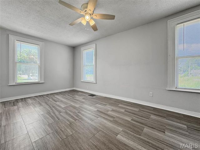 118 W Center Street, Troy, IL 62294