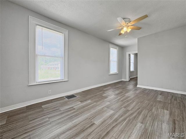 118 W Center Street, Troy, IL 62294