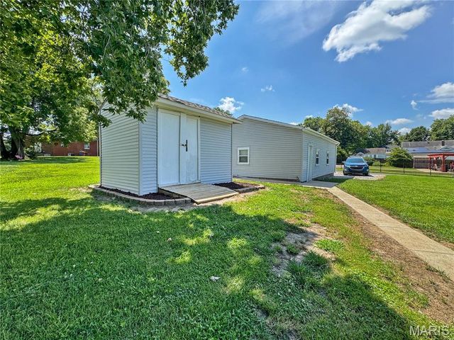 118 W Center Street, Troy, IL 62294