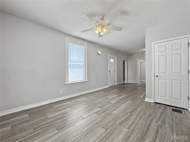 118 W Center Street, Troy, IL 62294