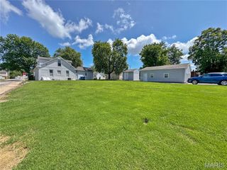 118 W Center Street, Troy, IL 62294