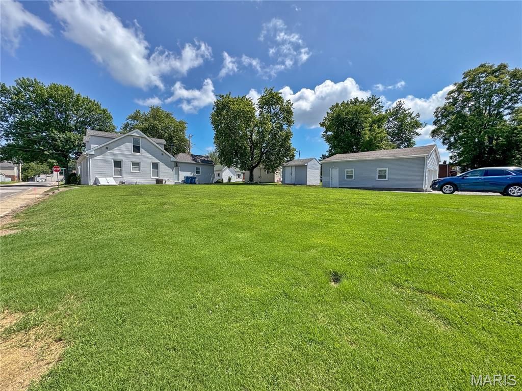118 W Center Street, Troy, IL 62294