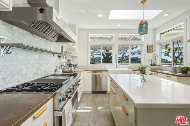 29500 Heathercliff Rd 105, Malibu, CA 90265