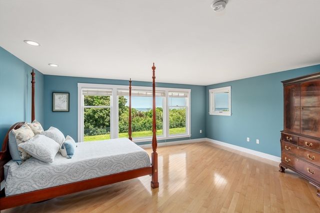 18 Holly Hill Circle, Marshfield, MA 02050