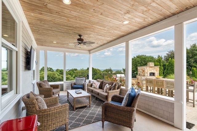 18 Holly Hill Circle, Marshfield, MA 02050
