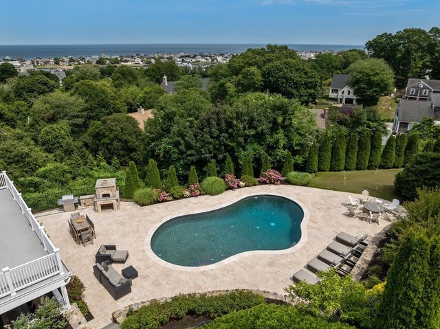 18 Holly Hill Circle, Marshfield, MA 02050