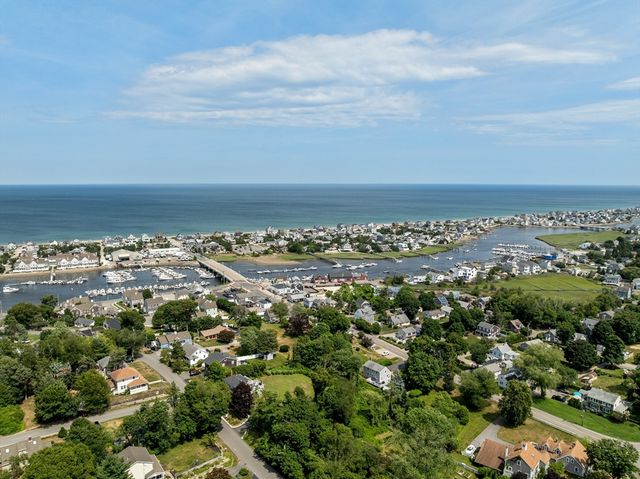 18 Holly Hill Circle, Marshfield, MA 02050