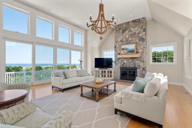18 Holly Hill Circle, Marshfield, MA 02050