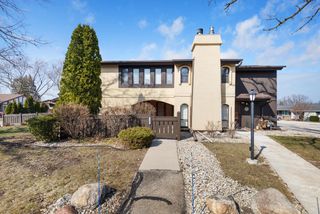 5266 Somerset LANE, Greenfield, WI 53221