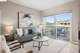 220 Lakeshore Ct, Richmond, CA 94804