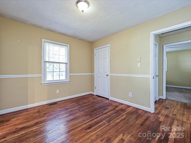 117 Sunset Lane, Bessemer City, NC 28016