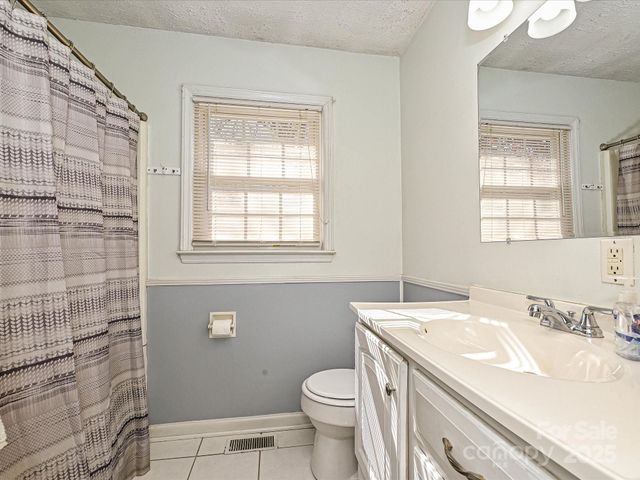 117 Sunset Lane, Bessemer City, NC 28016