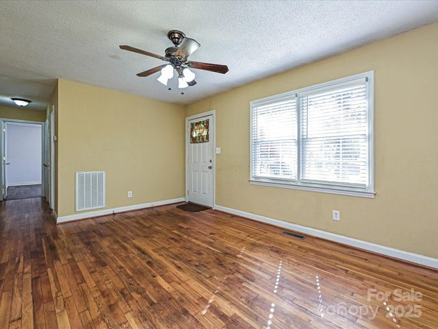 117 Sunset Lane, Bessemer City, NC 28016