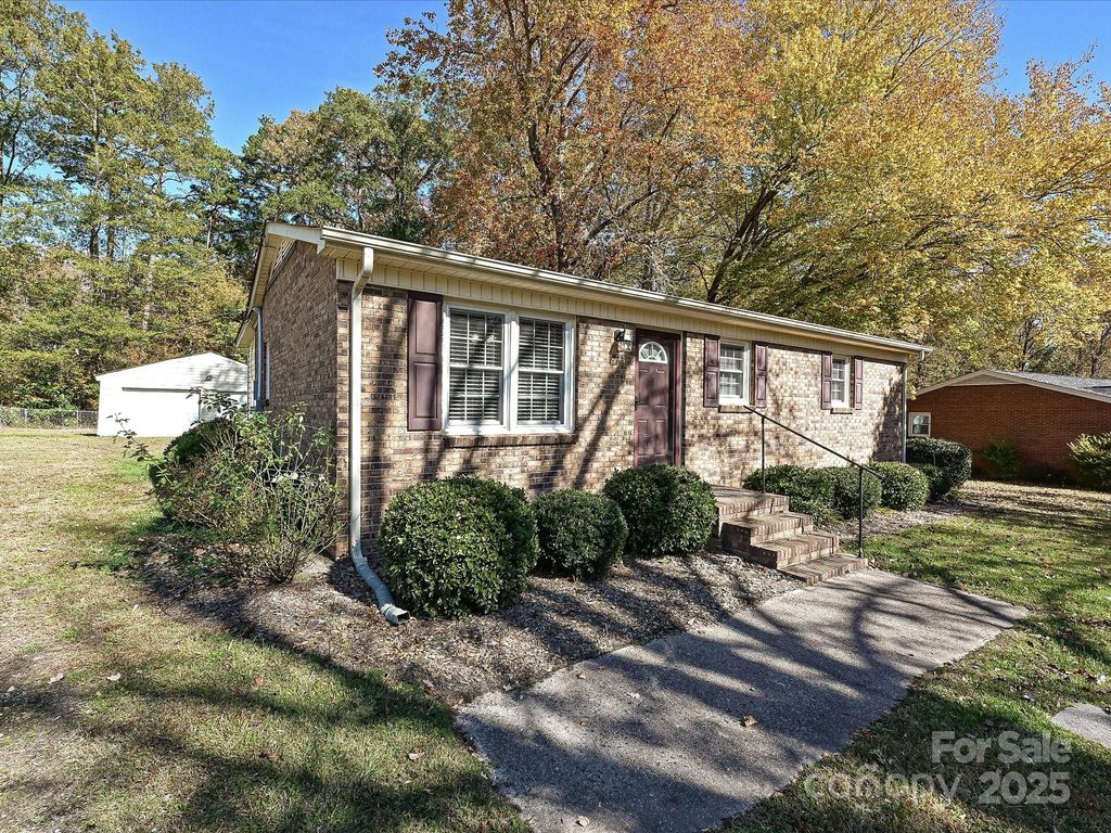 117 Sunset Lane, Bessemer City, NC 28016