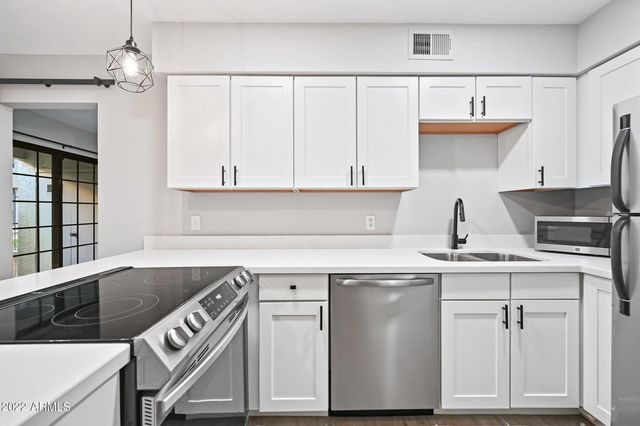 3131 W Cochise Drive Unit 156, Phoenix, AZ 85051