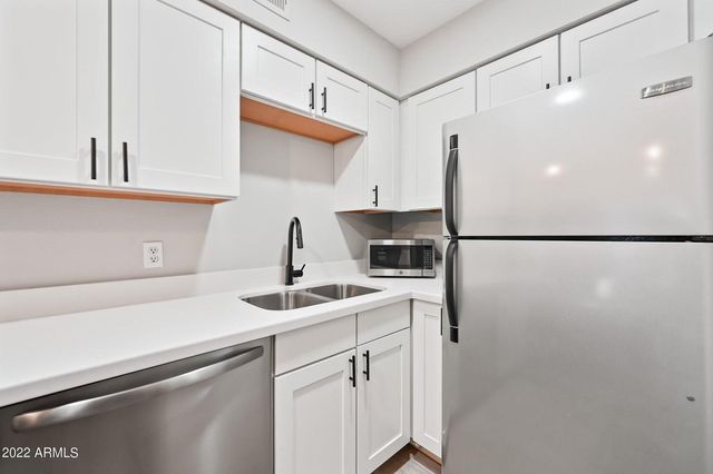 3131 W Cochise Drive Unit 156, Phoenix, AZ 85051