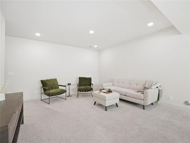 9001 N Clarion Avenue, Kansas City, MO 64153