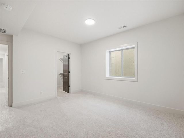 9001 N Clarion Avenue, Kansas City, MO 64153