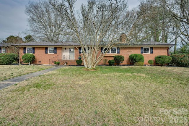 110 Scottsmoor Drive, Charlotte, NC 28214